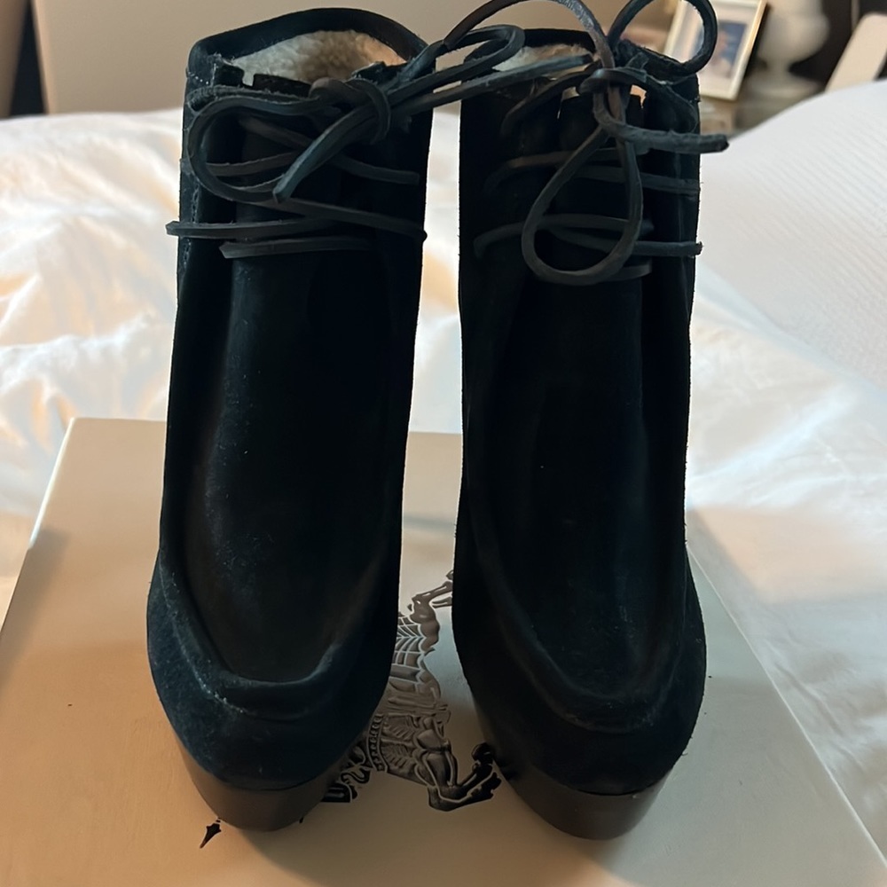 NEW BURBERRY PRORSUM Black suede leather laceup shearling heel booties EU 40 - Picture 9 of 16